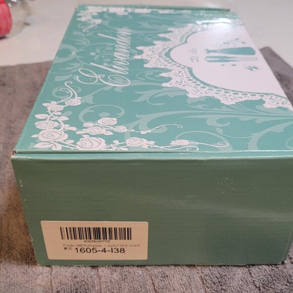 NWT White Lace Bridal Sneakers with Satin Ribbon Lace - Size 7.5 - Picture 3 of 7